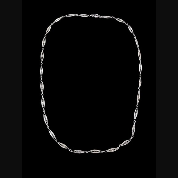 Vintage Trifari 24" Long Filigree Link Silver Tone Necklace - Picture 3 of 8